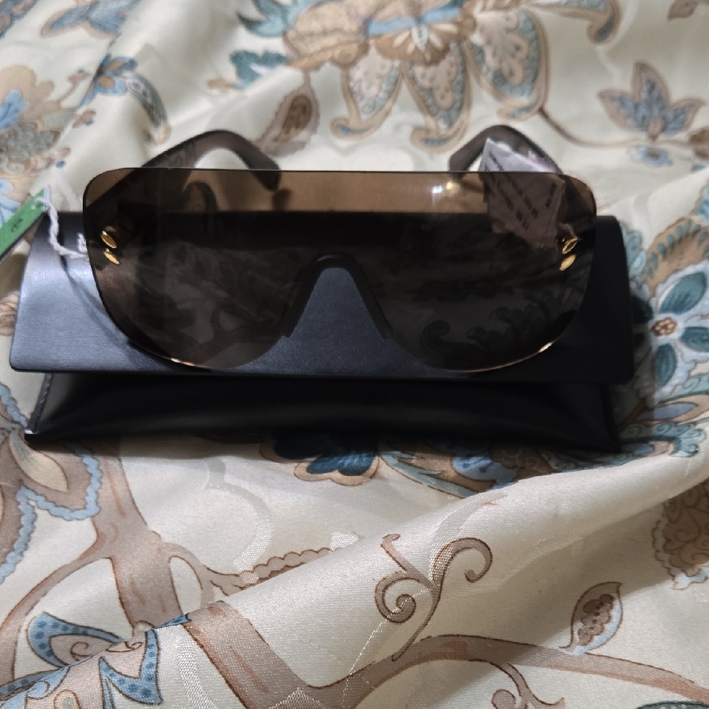 Stella McCartney Stylish Brown Oversized Sunglasses